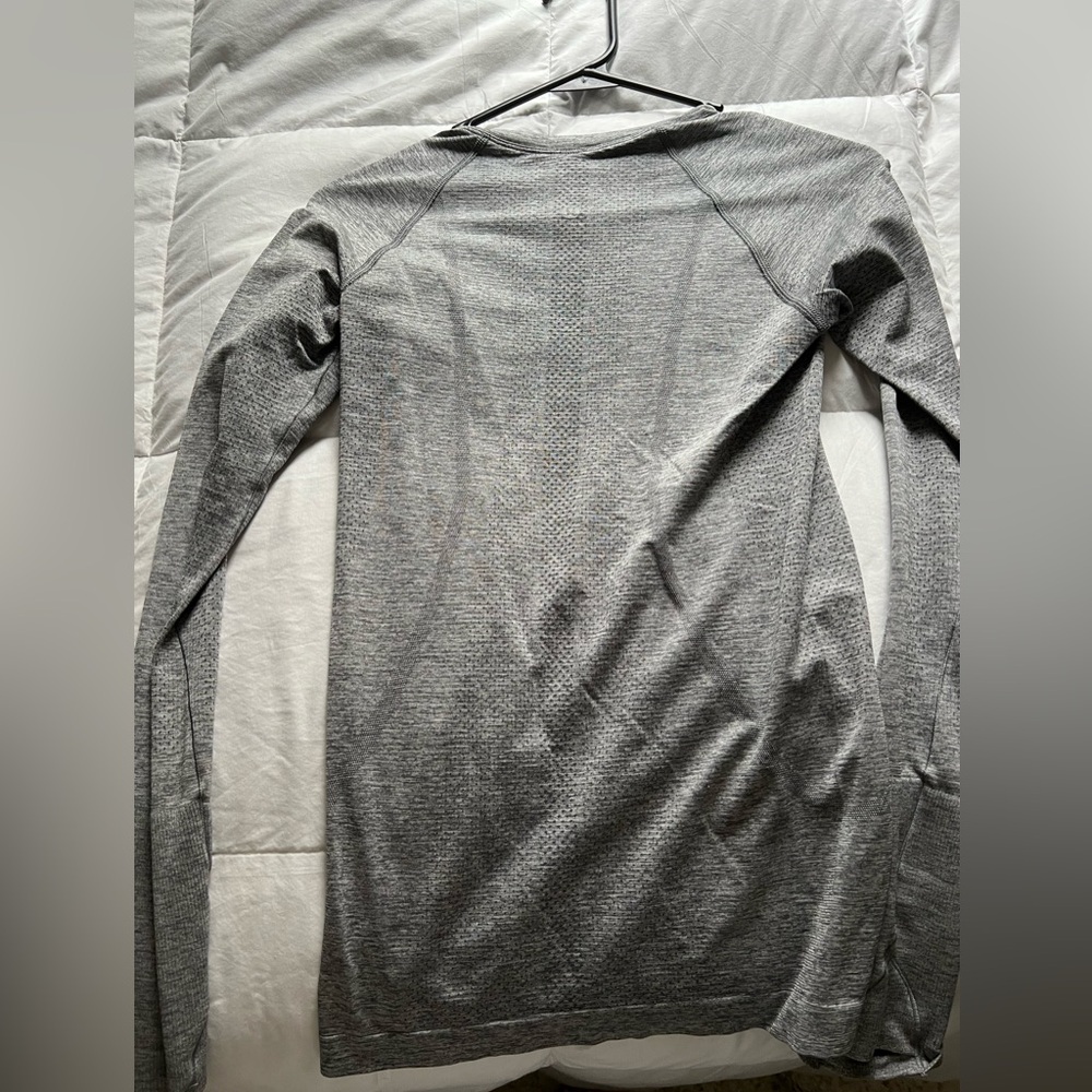 Swiftly tech lululemon top
